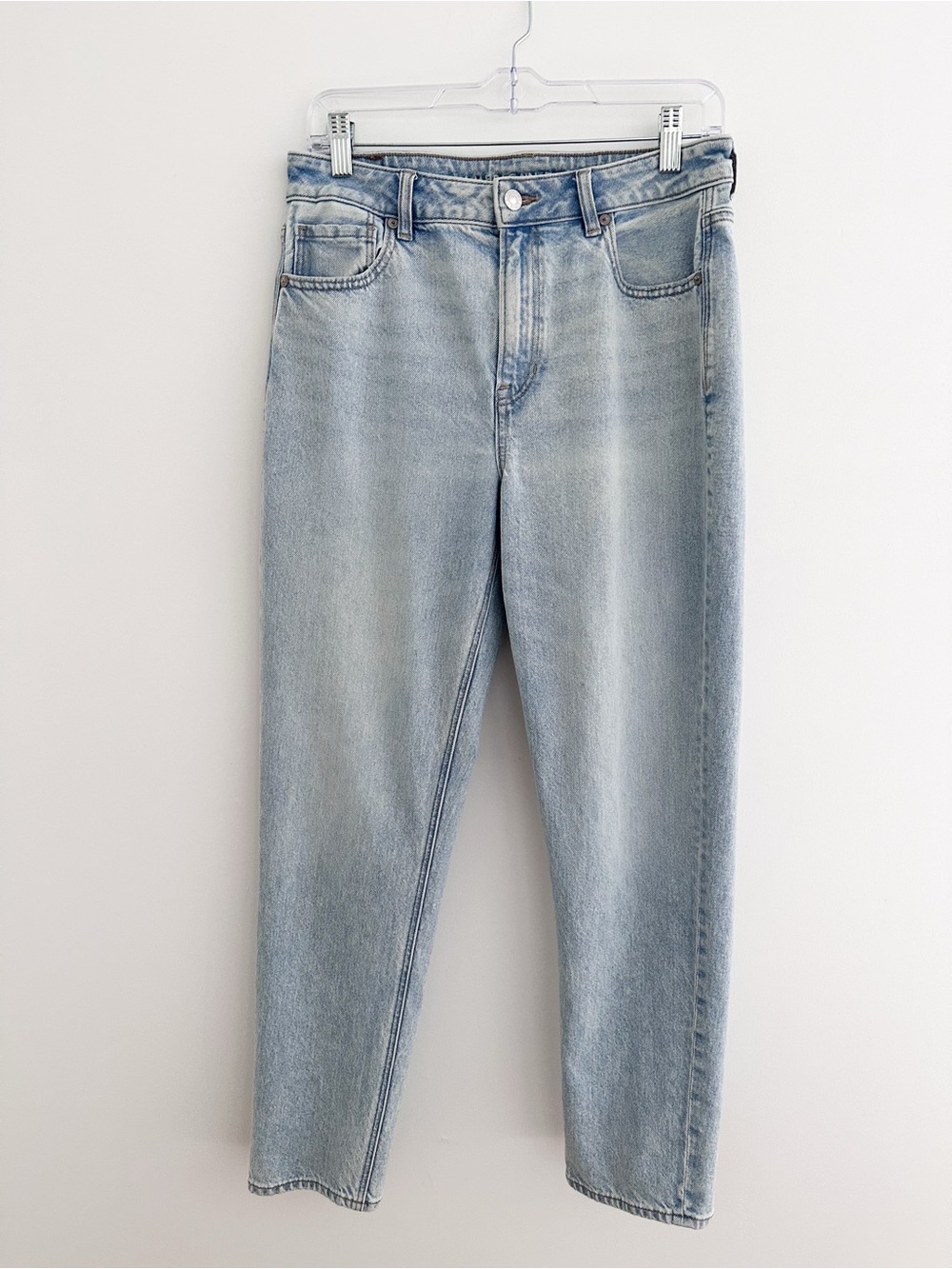 American Eagle Outfitters Strigid Mom Jean Light Wash Straight Leg Size 8 - Picture 9 of 9